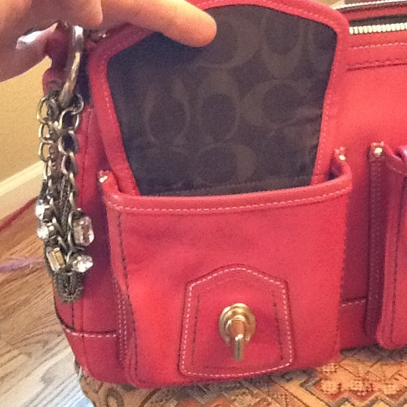 🎈SOLD🎈 Authentic Deep Pink Coach purse - Picture 4 of 4