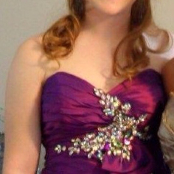 Tony Bowls Prom Dress - Picture 2 of 3