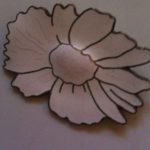 Flower brooch
