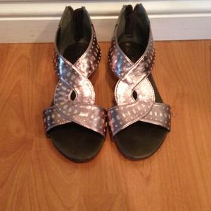 2 Kids size 2 sandals.🅱bundling🅱