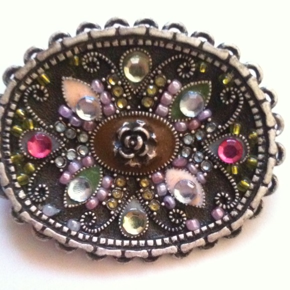 Brooch - Picture 1 of 2