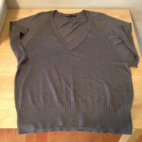 ❌SOLD Oversized Banana Republic deep v top