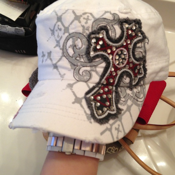 Worn once! White cross hat! BKE - Buckle