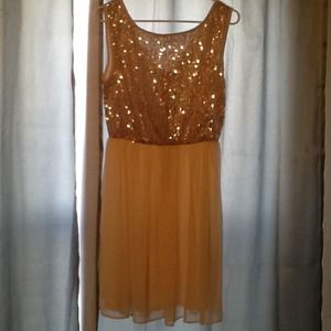 DATE NIGHT DRESS! Gold sequined cocktail dress