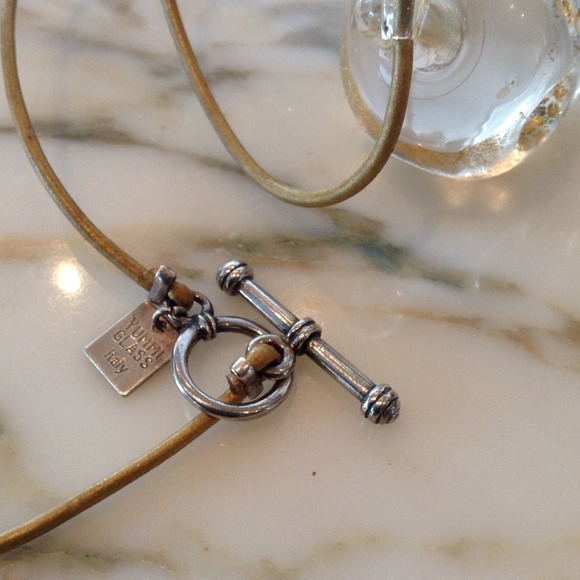 **SOLD** Yummi Glass Italy - skull necklace - Picture 3 of 3