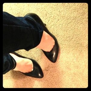 Only worn once! Black DV pumps.