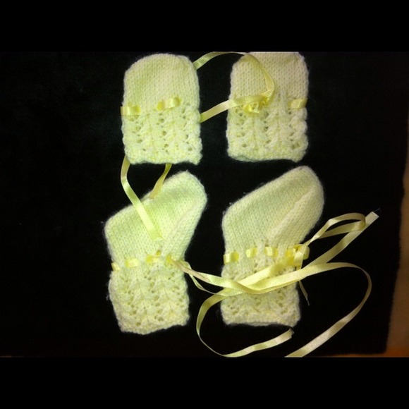 BUNDLE Beautiful Knitted items. not knitted by me