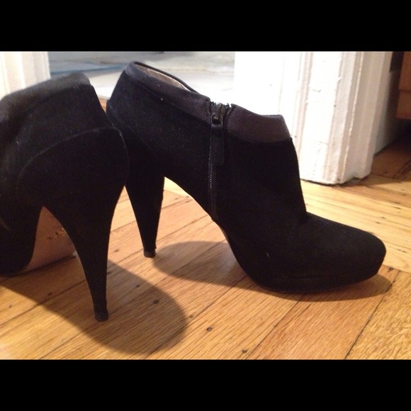 Prada suede high heel ankle boots - Picture 4 of 4