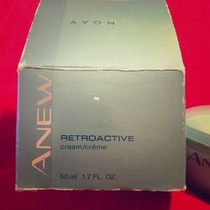 SOLD-SOLDAvon..ANew Retrocactive cream.