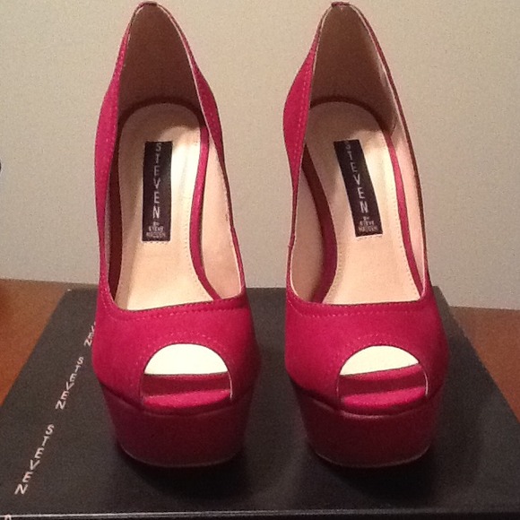 Steven Platform Peep Toe