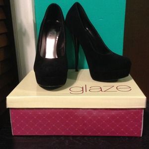 Black heels size 7