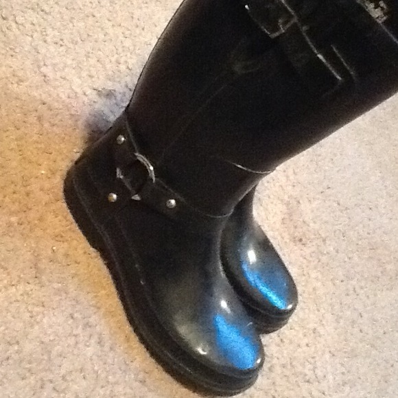 Boots - Picture 3 of 3