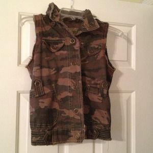 Army print vest