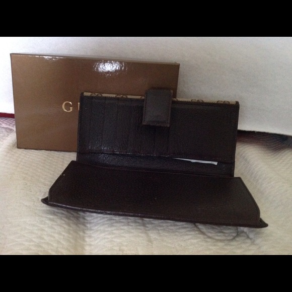 Gucci - Picture 2 of 2