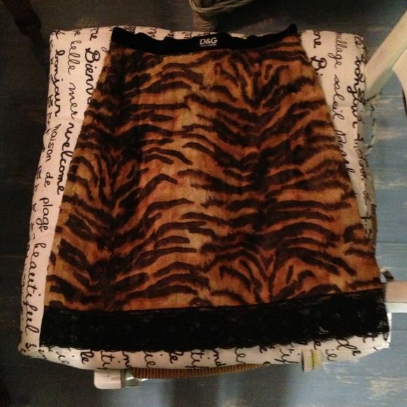 D & G skirt