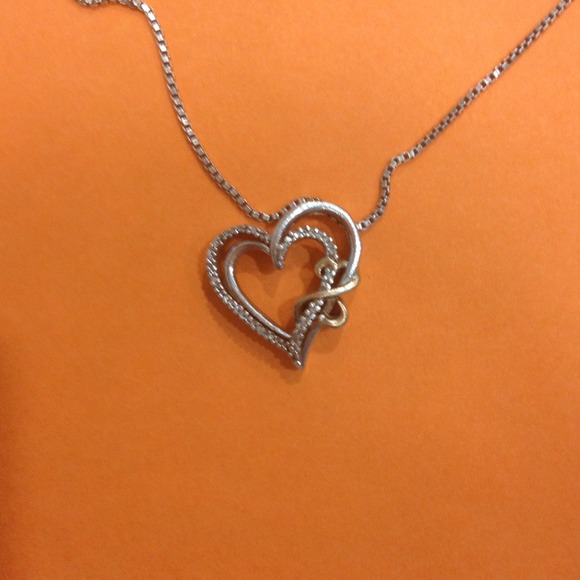 Heart shaped real diamond necklace.💢REDUCED💢