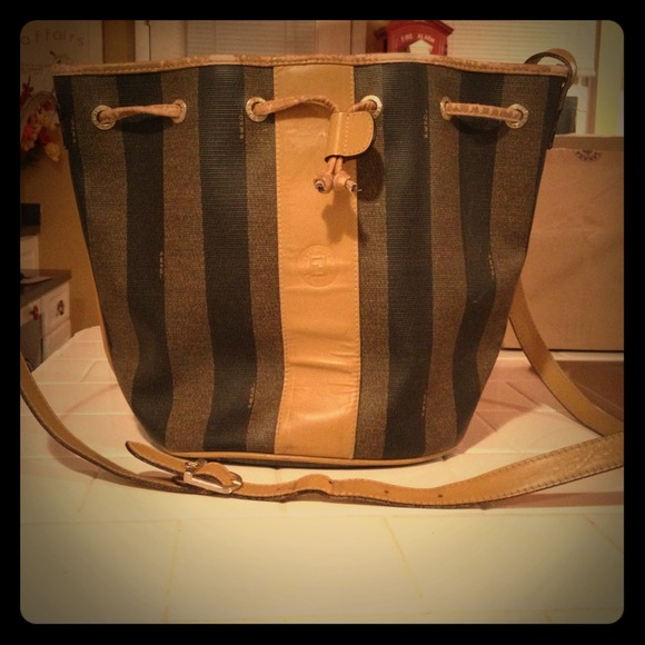 💜RESERVED💜Vintage authentic Fendi bucket bag