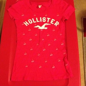 SOLD in BUNDLE Hollister T-shirt size Small pink