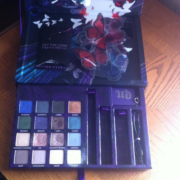 SoldUrban Decay Eyeshadow Palette
