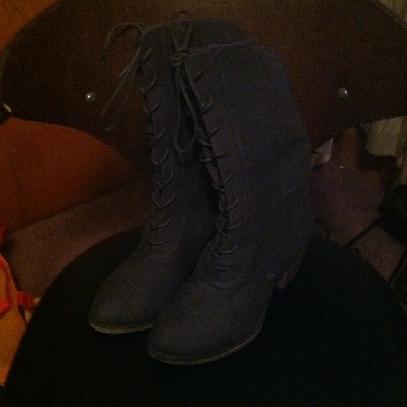 Never worn brown rocketdog boots...