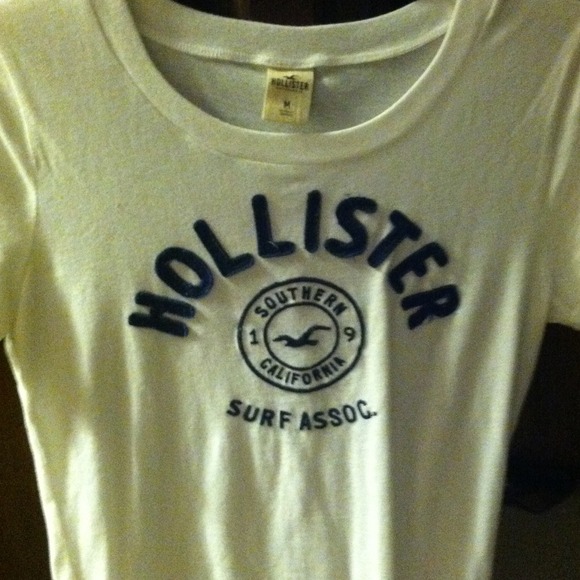 💢SOLD🚫 Hollister t shirt