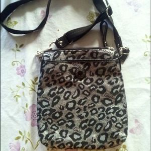 Coach sling back purse