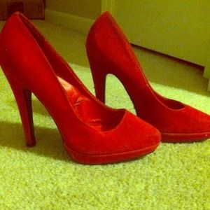 Red Pumps! 🌟🌟