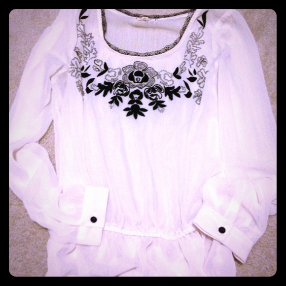 Shear white blouse with velvet and lace detail