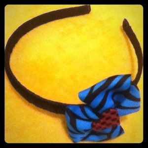 Black and blue zebra print headband