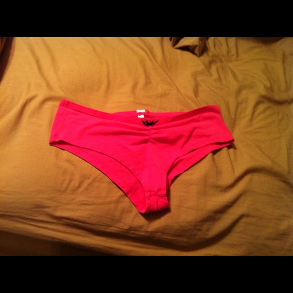 Sold in bundle - Picture 2 of 2