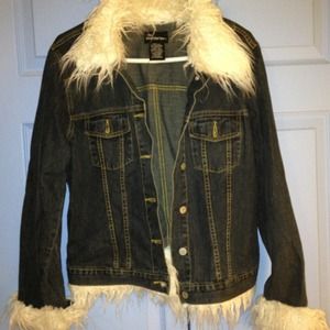 Jean jacket with white faux fur