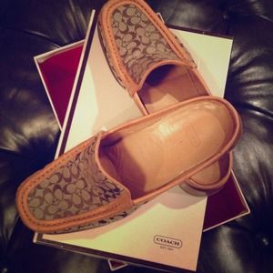 Vanessa logo coach loafers size 8.5