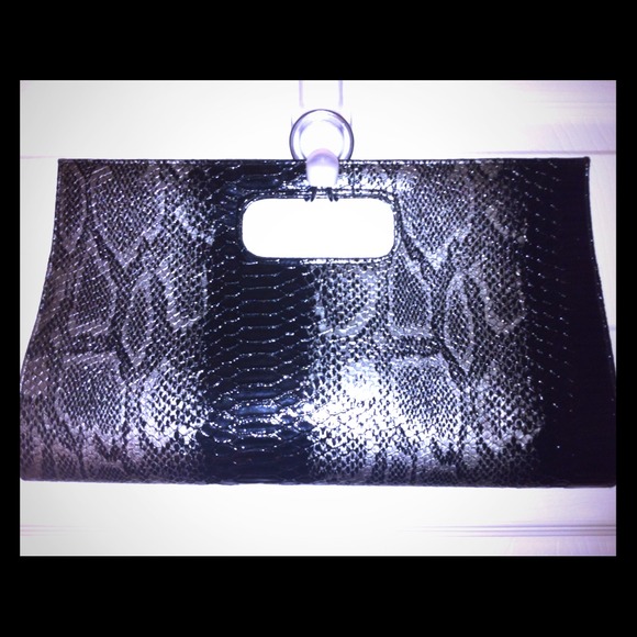 Snakeskin Genuine Faux Leather Clutch 🎀 NWOT