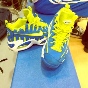 Nike trainers 2012.       7/10 condition.