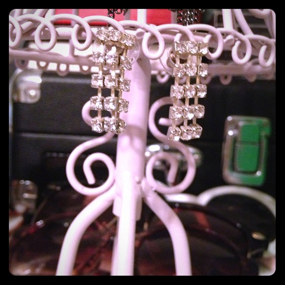 Earrings from Forever 21 - Picture 1 of 4
