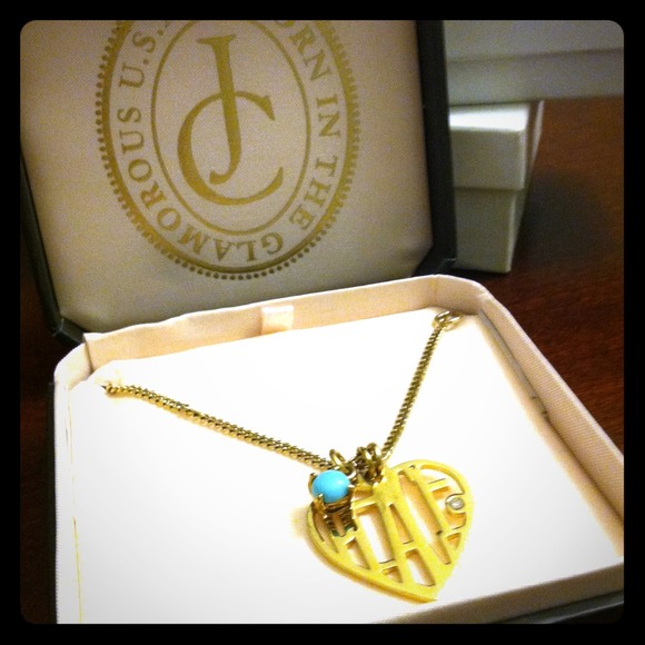 Gold neck lace with turquoise accent