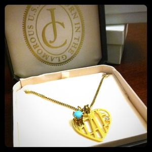 Gold neck lace with turquoise accent