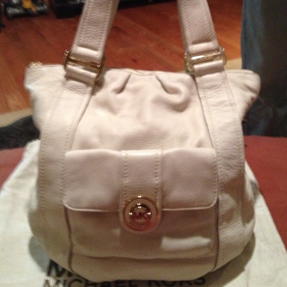 Michael Kors Hobo-Reduced😵