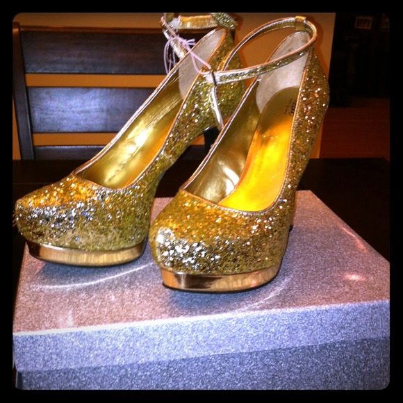 Shoes - 👍Brand new