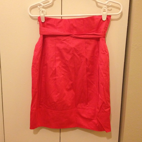 BCBG Hot Pink Skirt with bow - Picture 2 of 3