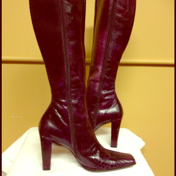 "Charles David" snake skin pattern boots
