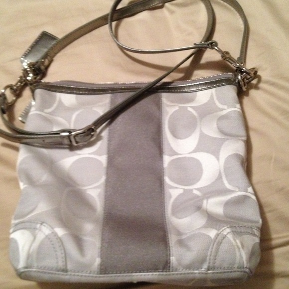 Coach beautiful handbag, like new gently worn