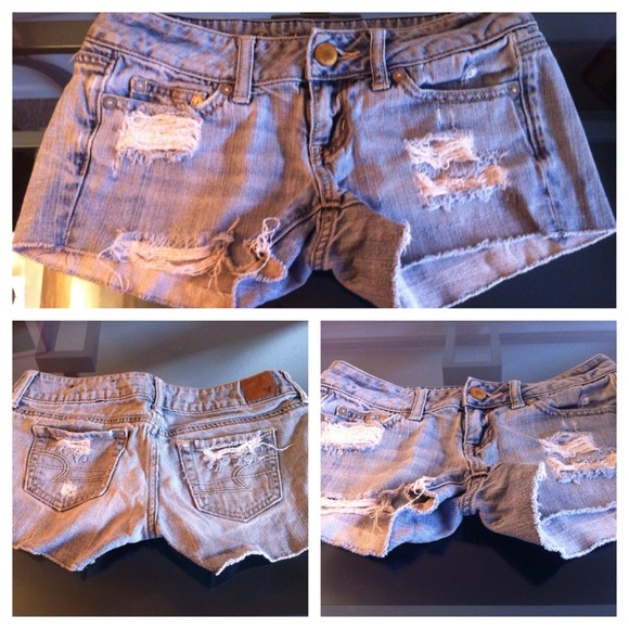 American eagle light denim shorts