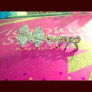 Bow rings :) all from Forever 21