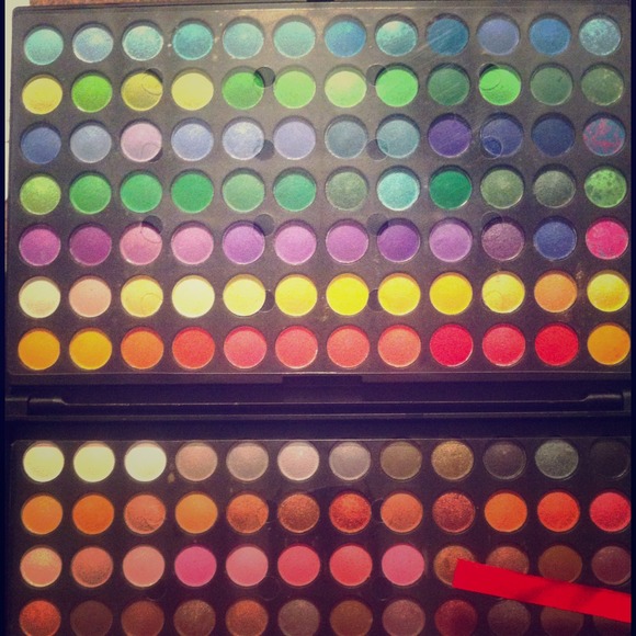 RESERVED Mac Eyeshadows, Great Deal!!