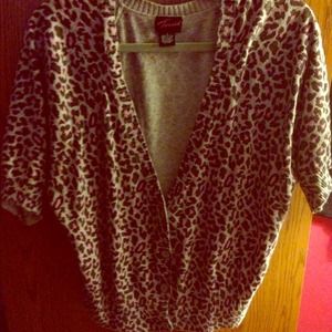 Leopard print, short sleeves, adorable sweater:)