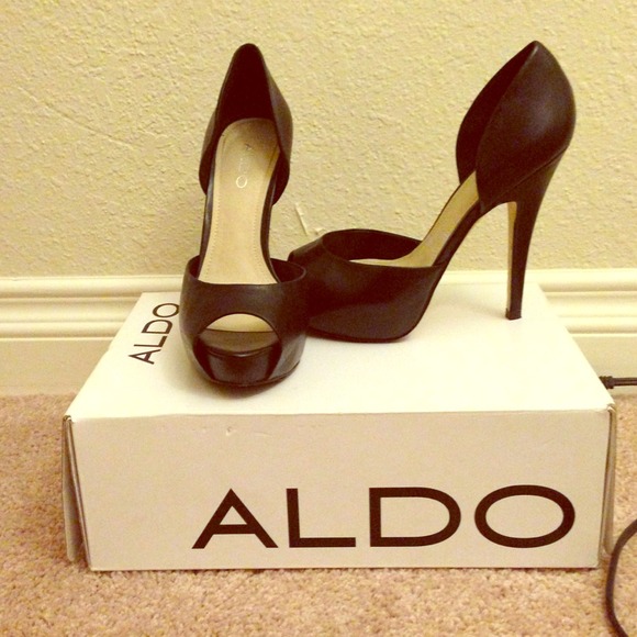 Black Aldo high heels reserved for 👉xicastrack👈