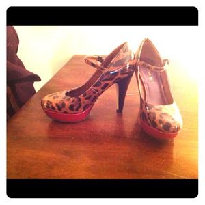 Brand new leopard madden girl Mary Jane heels