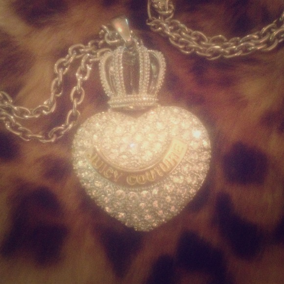 Juicy bling necklace 💋