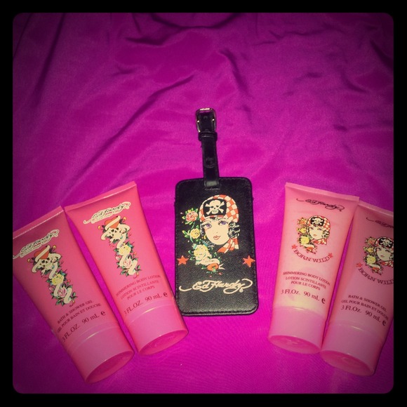 💀Ed Hardy - 2 sets of lotion & shower gel